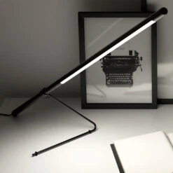 Belux Tubo-40 LED -Raumbeleuchtungs Geschäft 002 Belux Tubo 40 LED Tisch ambient5 b40765f2008b95af26e0d989eb06a904