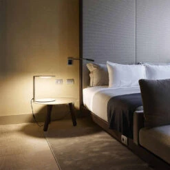 Oluce Duca 2950 -Raumbeleuchtungs Geschäft 002 Oluce Duca 2950 Tisch ambient2 046fda18c3e98c8784e4528bc7ed394a