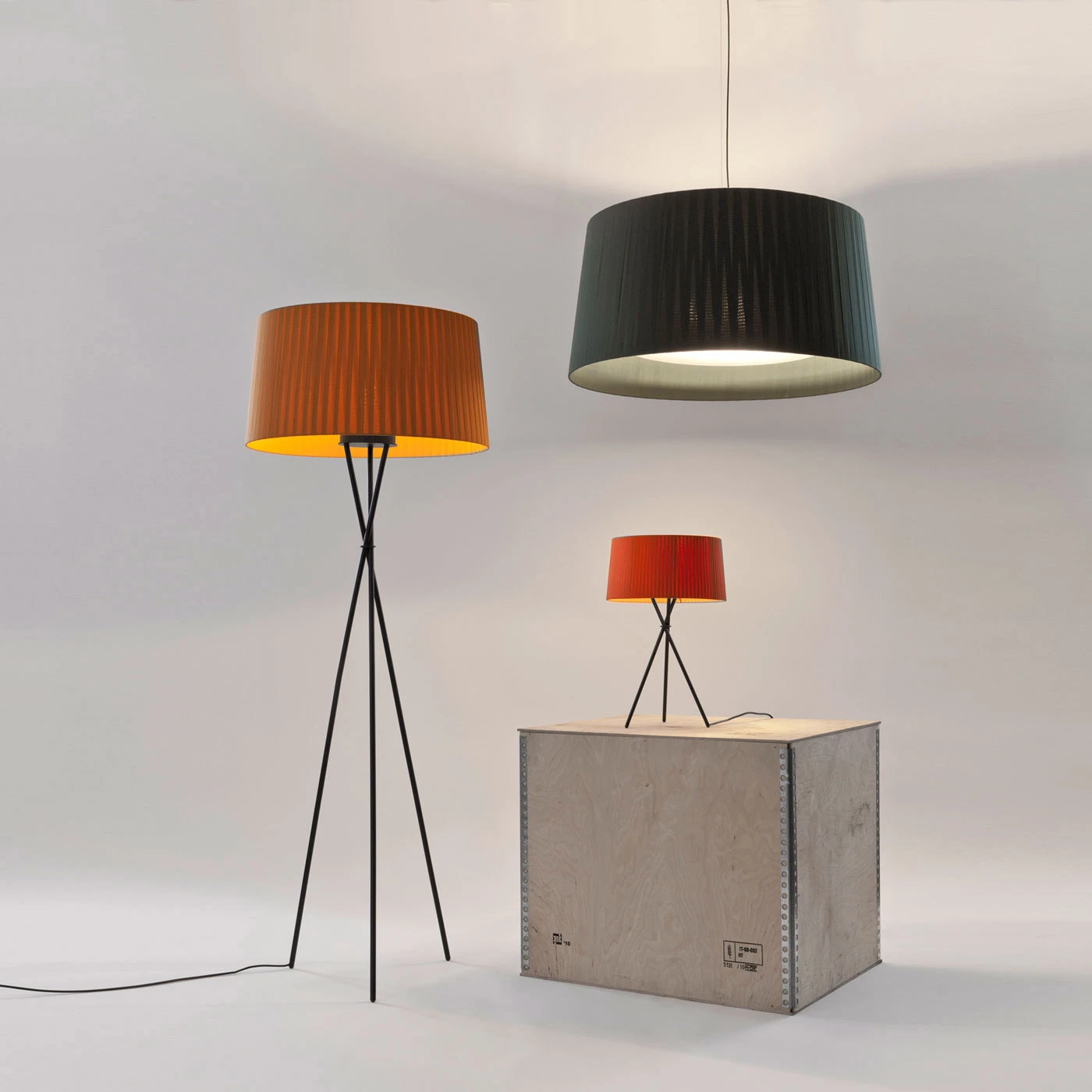 Santa & Cole Trípode G5 6 Santa & Cole Trípode G5 – Bild 4