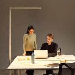 GRAU Team Agile Color Tune -Raumbeleuchtungs Geschäft 002 grau team agile ambient2 e2afad1d605c68dd1b7bee0d1d5bfed8