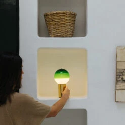 Marset Dipping Light Portable -Raumbeleuchtungs Geschäft 002 marset dipping light portable ambient5 a1f13c32feacdc6432390e16f70e1bf4