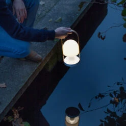 Marset FollowMe -Raumbeleuchtungs Geschäft 002 marset followme ambient9 b8124ac3cb831fb5d508b2fbb1194321