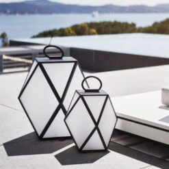 Contardi Muse Outdoor Battery -Raumbeleuchtungs Geschäft 002 muse outdoor battery ambient1 cb0ba66971c6077eba1167bd88e0b42b