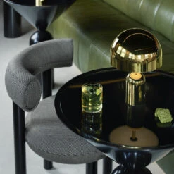 Tom Dixon Bell Portable -Raumbeleuchtungs Geschäft 002 tom dixon bell portable ambient16 4b7a858ffba6e3af4f03b2433b799a0c
