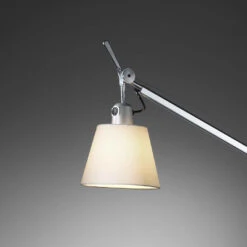 Artemide Tolomeo Basculante Tavolo Mit Tischklemme -Raumbeleuchtungs Geschäft 004 Artemide Tolomeo Basculante mit Tischklemme detail 38606 beige 2d4162ccd053dec4a6b7e3b47066d29a