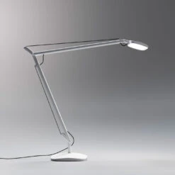 FontanaArte Volée Tavolo Media -Raumbeleuchtungs Geschäft 004 FontanaArte Volee Tavolo Media Tisch detail1 f26a4d7ecc1f3225b11a3051b306cb2b