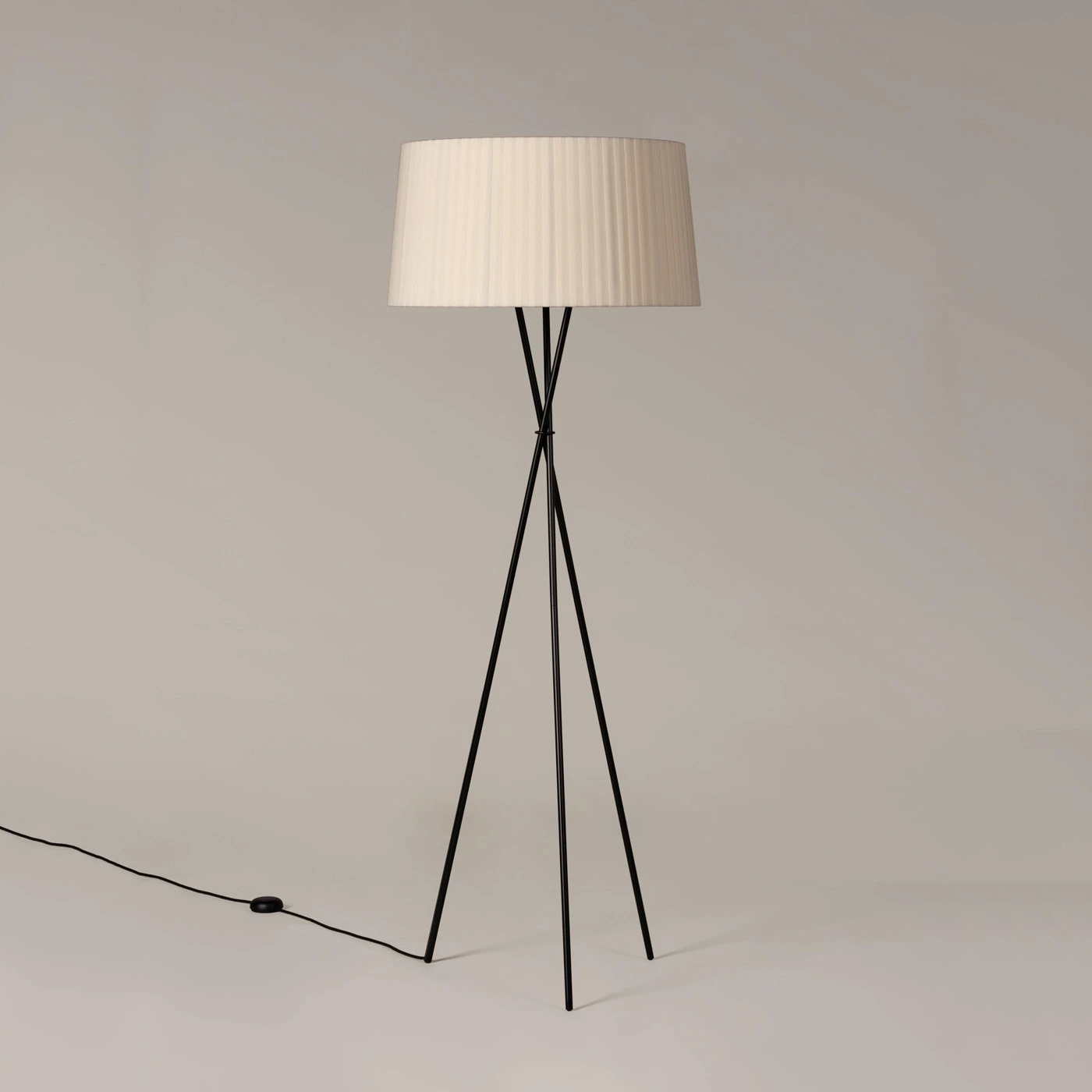 Santa & Cole Trípode G5 7 Santa & Cole Trípode G5 – Bild 5