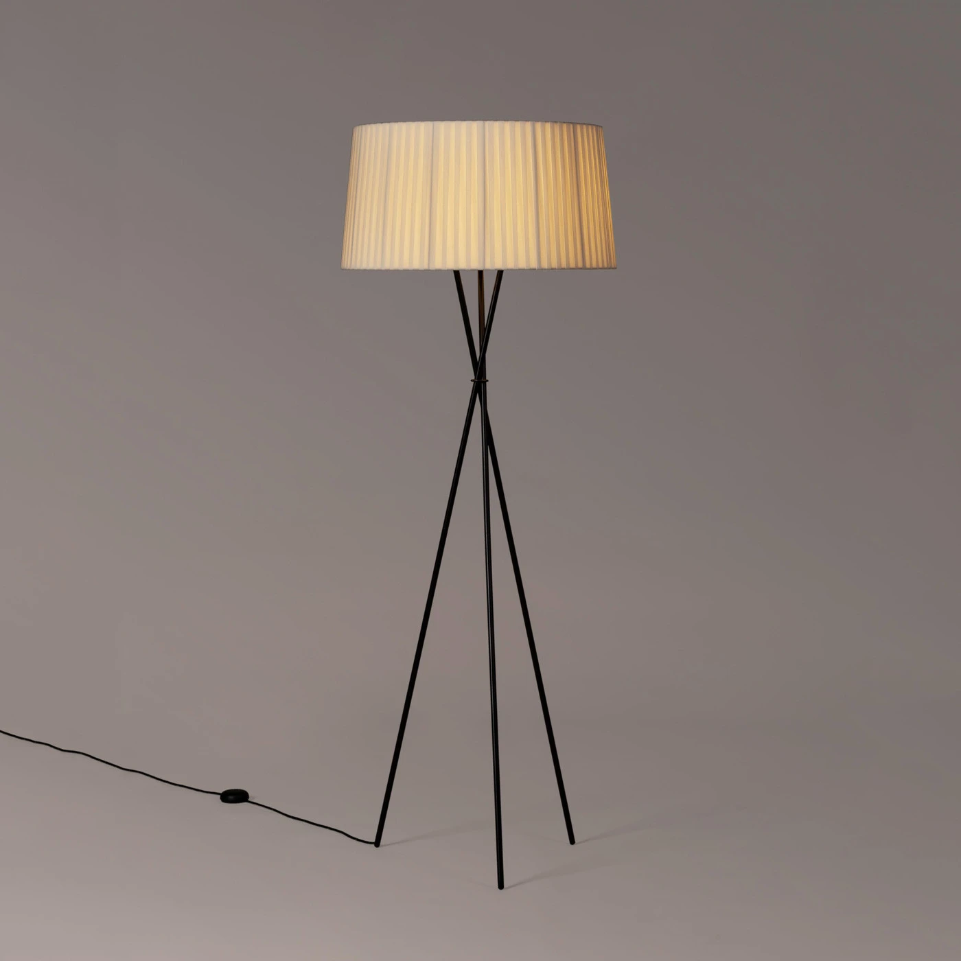 Santa & Cole Trípode G5 8 Santa & Cole Trípode G5 – Bild 6