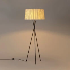 Santa & Cole Trípode G5 21 Santa & Cole Trípode G5 -Raumbeleuchtungs Geschäft 004 Santa Cole Tripode G5 Stehleuchte detail4 a44582e84c11dd94a2065dae5f8b8071