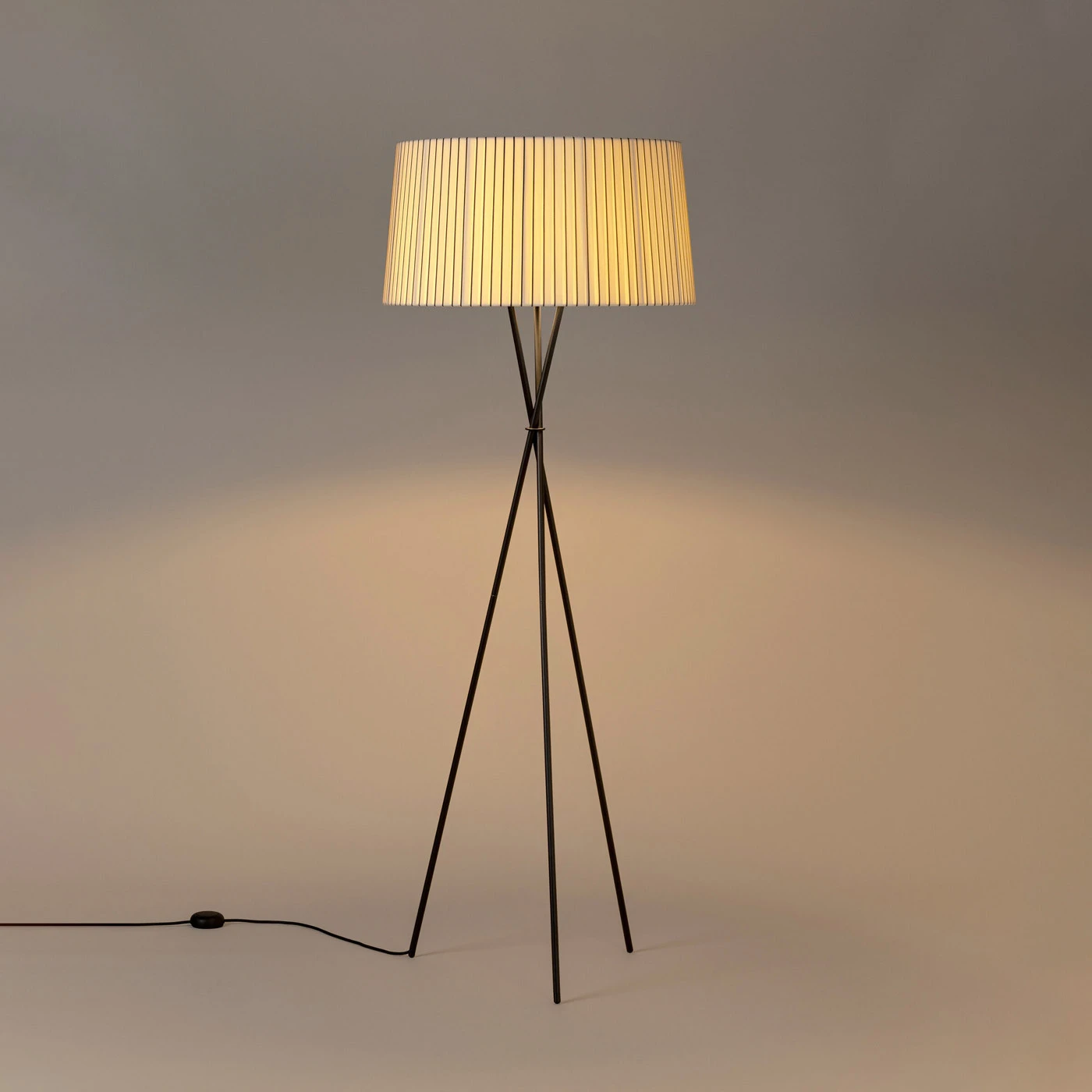 Santa & Cole Trípode G5 10 Santa & Cole Trípode G5 – Bild 8