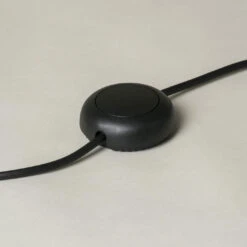 Santa & Cole Trípode G5 23 Santa & Cole Trípode G5 -Raumbeleuchtungs Geschäft 004 Santa Cole Tripode G5 Stehleuchte detail6 02a00a1367bd4320fce5708203b0cb27