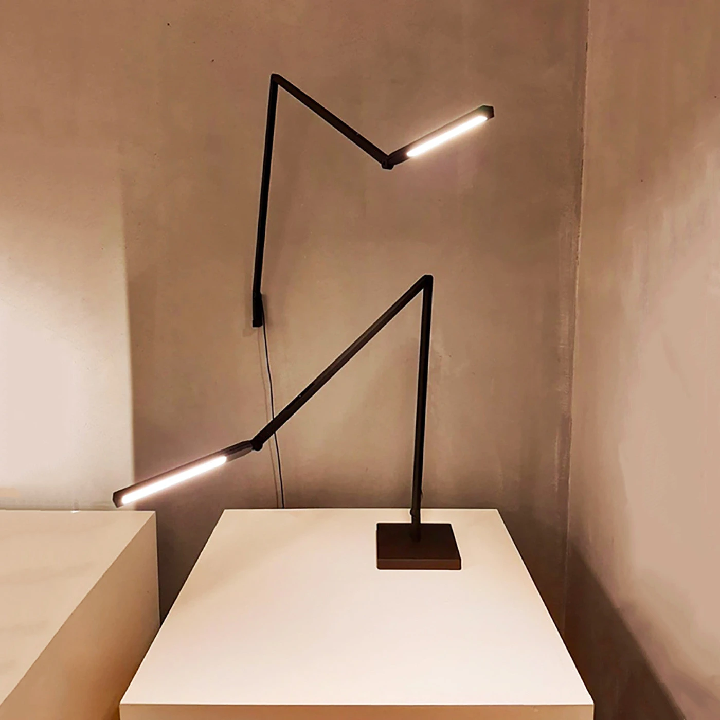 Nemo Untitled Table/Wall Linear 5 Nemo Untitled Table/Wall Linear – Bild 3