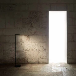 Flos Oblique Floor USB-C -Raumbeleuchtungs Geschäft 009 Flos Oblique Floor Steh ambient b106f8c85c100c467c9c9c07f471b0ff