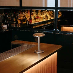 Flos Gustave Residential -Raumbeleuchtungs Geschäft 017 Flos Gustave Tisch ambient 5d160db95f9ef69a5b7309a5e87c1486